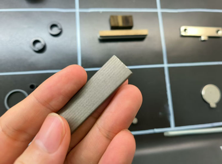 钐钴磁体表面磁通密度与拉力强度