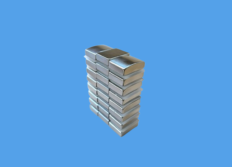 面包形状（一面平一面弧）烧结钕铁硼磁铁