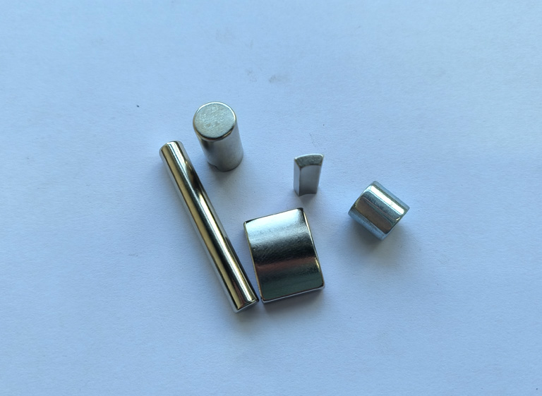 磁钢的厚度,宽度以及是否倒角对电机性能的影响